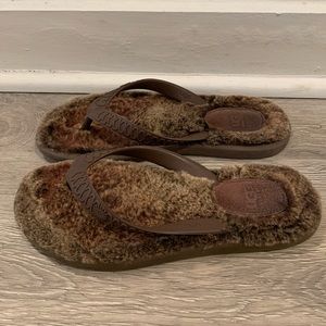 UGG Furr Flip Flops Size 6
